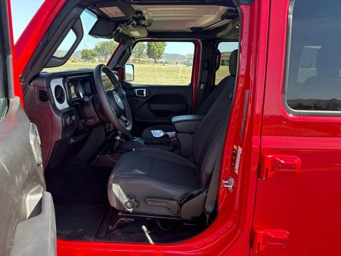 Used 2025 Jeep Wrangler Unlimited Sport AWD/4WD image 21
