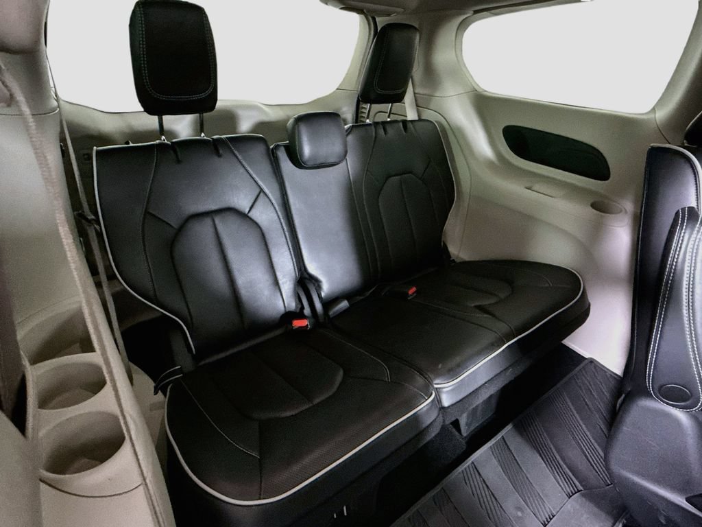 Used 2022 Chrysler Pacifica Limited FWD image 29