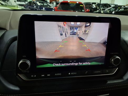 Used 2021 Nissan Rogue S AWD/4WD image 13