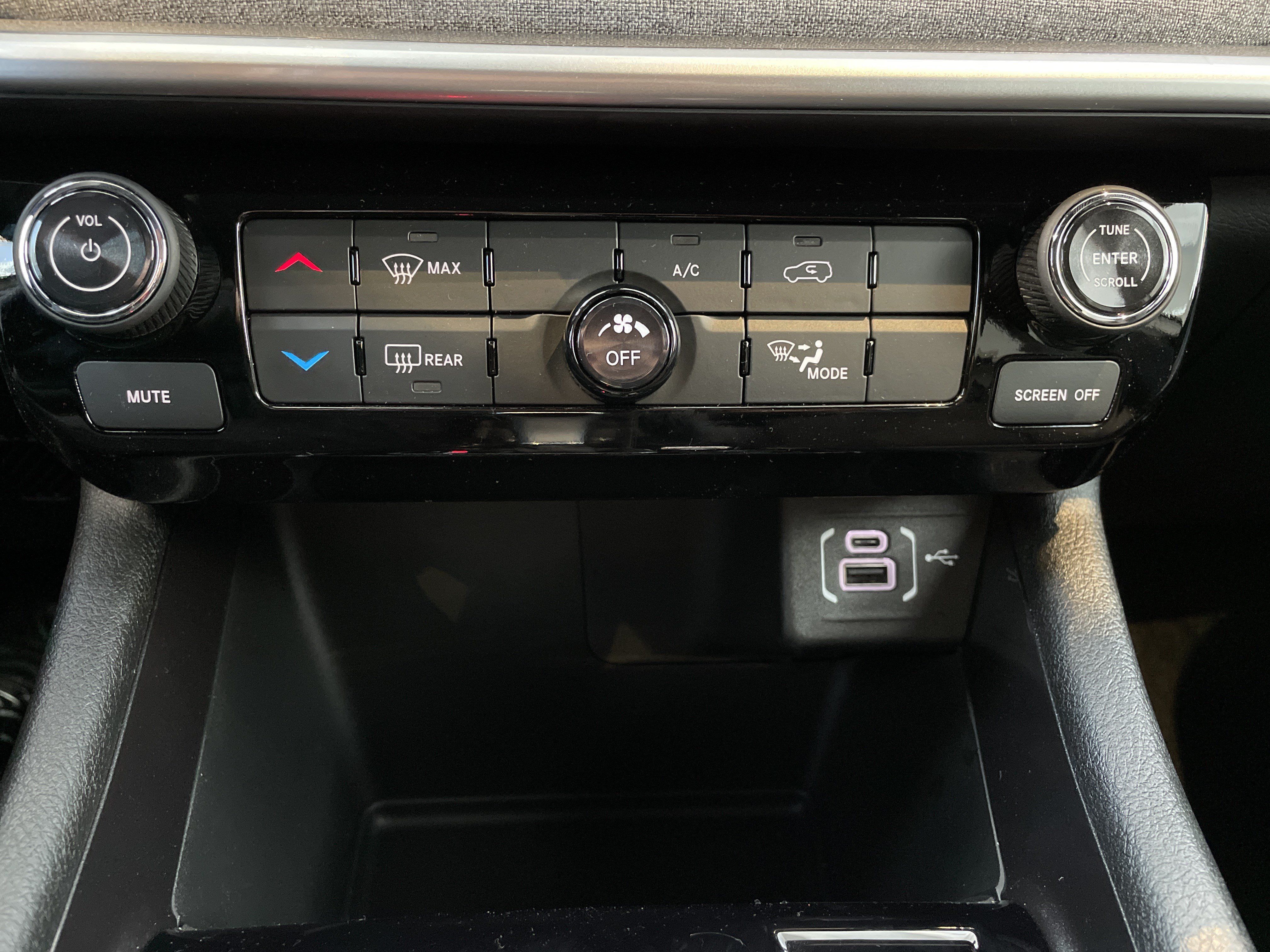 Certified 2026 Jeep Compass Latitude AWD/4WD image 28