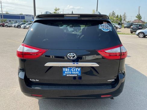 Used 2016 Toyota Sienna Limited w/ Protection Package FWD image 6