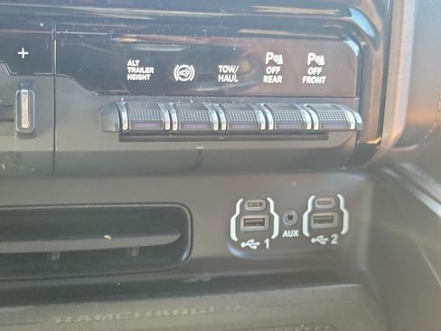 Used 2022 RAM 2500 Limited AWD/4WD image 30