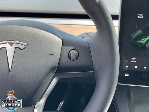 Used 2024 Tesla Model Y 2WD image 41