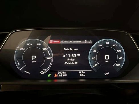 Used 2022 Audi e-tron Premium Plus w/ Premium Plus Package image 23