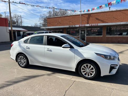 Used 2020 Kia Forte Sedan image 4
