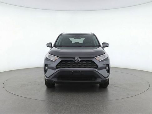 Used 2020 Toyota RAV4 XLE w/ Convenience Package AWD/4WD image 2