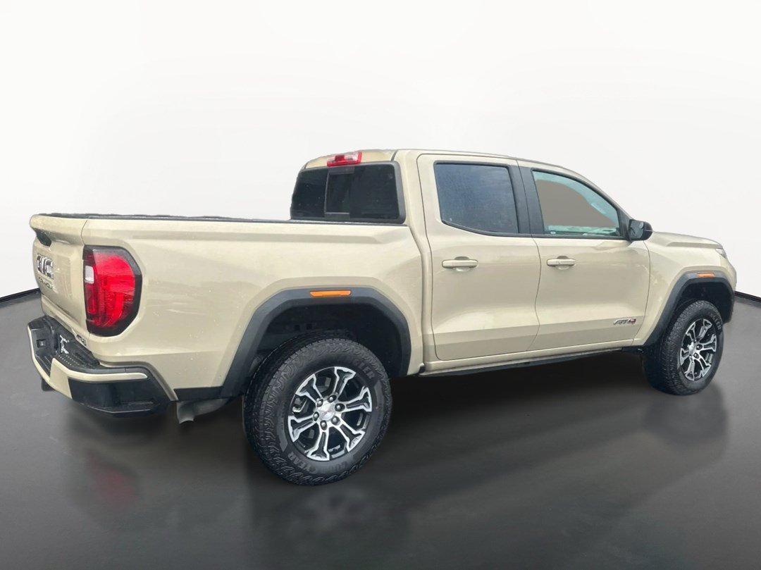 Used 2024 GMC Canyon AT4 AWD/4WD image 3