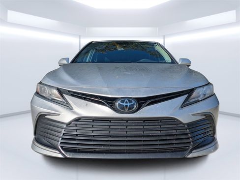 Used 2022 Toyota Camry LE image 8