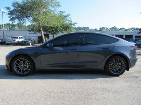 Used 2023 Tesla Model 3 Standard Range RWD image 4