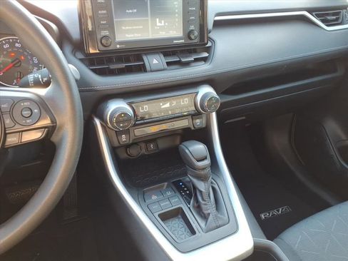 Certified 2020 Toyota RAV4 XLE w/ Convenience Package FWD image 27