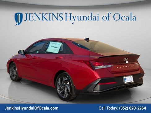 Certified 2025 Hyundai Elantra SEL FWD image 5