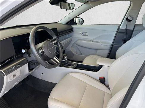 Used 2025 Hyundai Kona SEL AWD/4WD image 9
