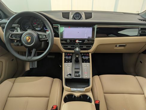 Used 2026 Porsche Macan AWD/4WD image 20