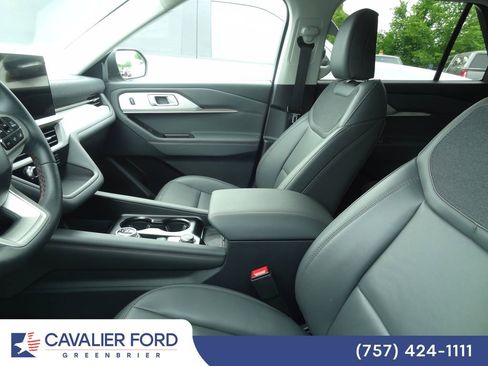 Used 2026 Ford Explorer Active w/ Active Comfort Package AWD/4WD image 33