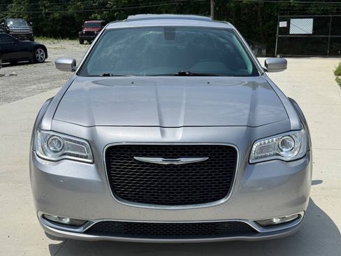 Used 2017 Chrysler 300 Limited w/ 300 Premium Group RWD image 2