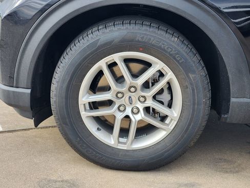 New 2026 Ford Explorer Active w/ Active Comfort Package RWD image 8