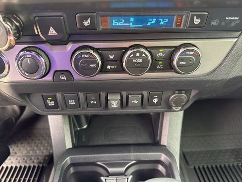 Used 2023 Toyota Tacoma Limited image 25