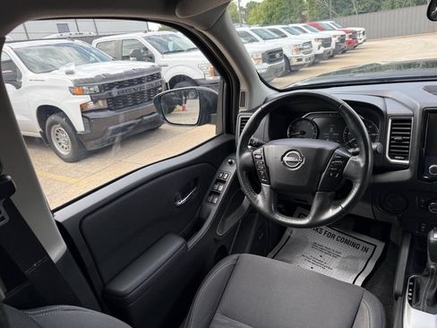 Used 2024 Nissan Frontier SV w/ Technology Package RWD image 19