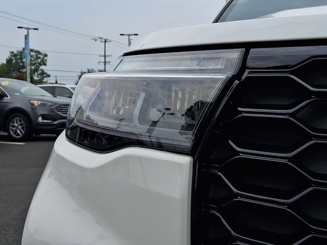 Certified 2025 Ford Explorer ST AWD/4WD image 10