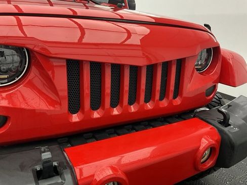 Used 2015 Jeep Wrangler Unlimited Sahara w/ Connectivity Group image 16