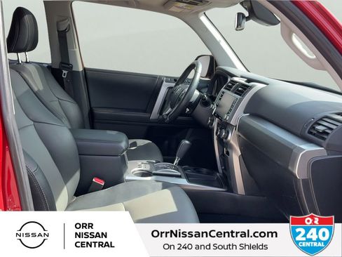 Used 2022 Toyota 4Runner SR5 Premium w/ Moonroof Package RWD image 11