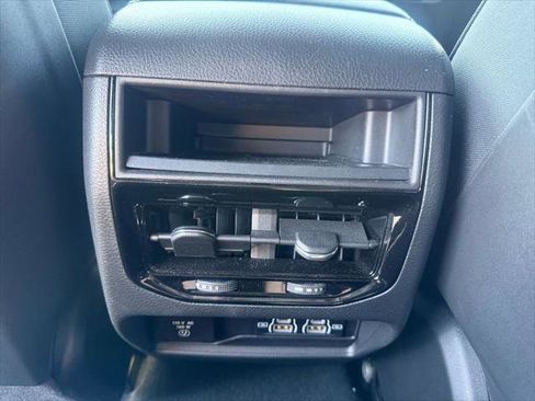 Certified 2024 Jeep Grand Cherokee Altitude AWD/4WD image 33
