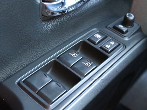 Used 2021 Nissan Titan PRO-4X w/ Pro-4x Convenience Package image 33