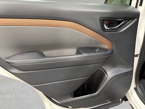 Certified 2025 Subaru Forester Sport image 29