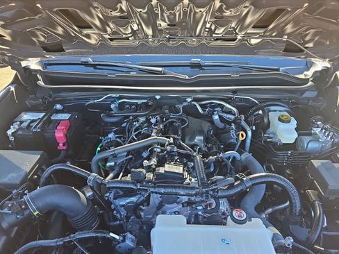 Used 2025 Toyota Tacoma SR5 AWD/4WD image 29