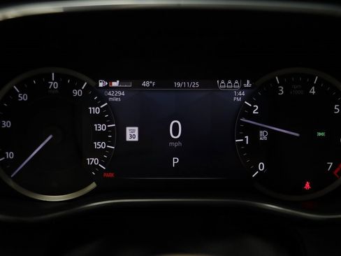 Used 2023 Jaguar F-PACE S image 7