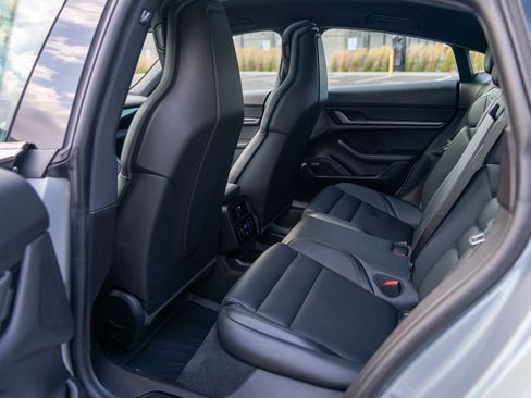 Certified 2025 Porsche Taycan AWD/4WD image 21