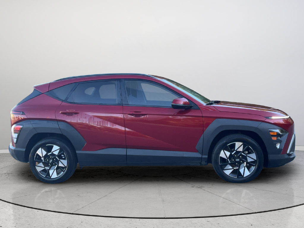 Used 2024 Hyundai Kona SEL FWD image 9
