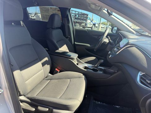 Used 2020 Chevrolet Malibu LT FWD image 19