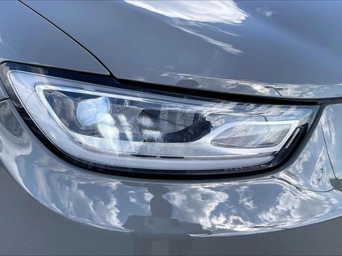 Used 2025 Chrysler Pacifica Limited image 31