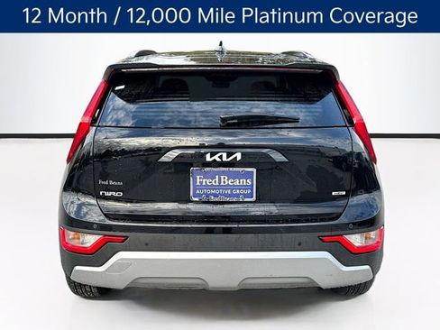 Used 2023 Kia Niro EX image 6