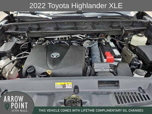Used 2022 Toyota Highlander XLE FWD image 14