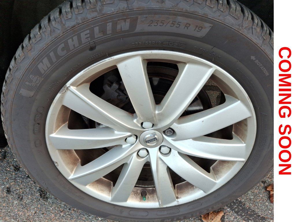 Used 2017 Volvo XC90 T6 Momentum w/ Vision Package AWD/4WD image 9