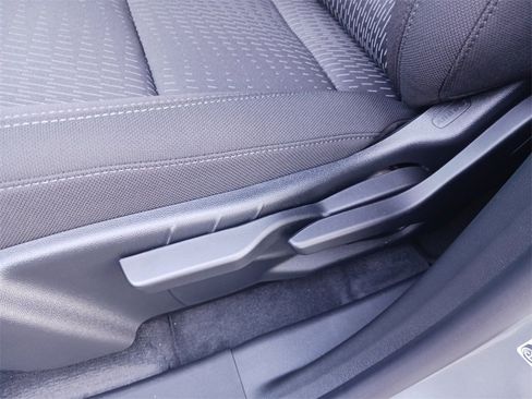 New 2026 Chevrolet Equinox LT image 29