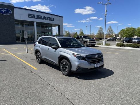 Certified 2025 Subaru Forester Premium AWD/4WD image 2