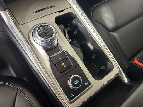 Used 2023 Ford Explorer XLT w/ Equipment Group 202A AWD/4WD image 19