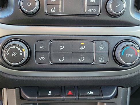 Used 2022 Chevrolet Colorado LT w/ LT Convenience Package image 27