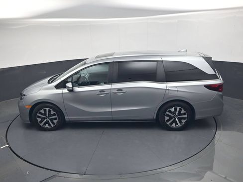 Used 2025 Honda Odyssey EX-L image 28