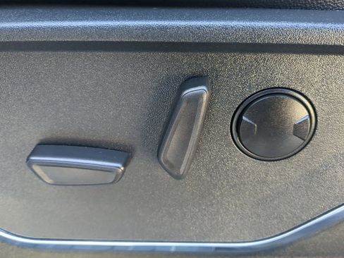 Used 2023 Ford F250 Lariat w/ Chrome Package image 30