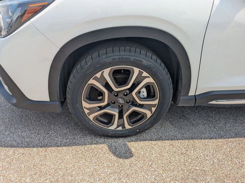 Used 2023 Subaru Ascent Limited w/ Technology Package image 28