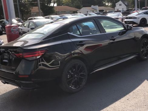 New 2025 Nissan Sentra SR w/ Midnight Edition image 8