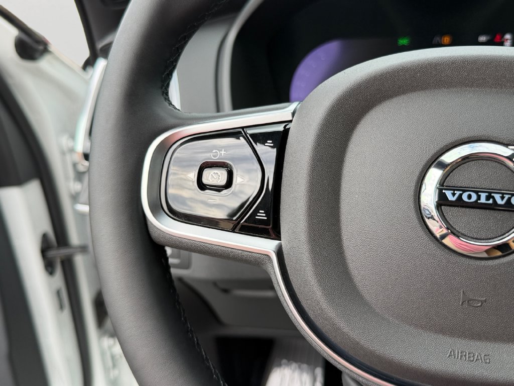 Certified 2025 Volvo XC90 T8 Ultra AWD/4WD image 20