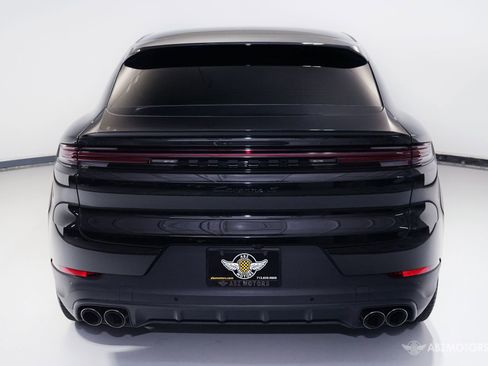 Used 2024 Porsche Cayenne S image 7