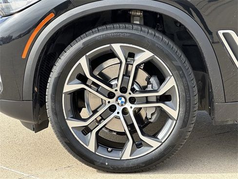 Used 2022 BMW X5 sDrive40i w/ Premium Package image 8