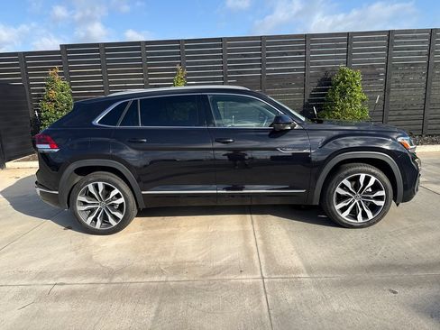 Used 2022 Volkswagen Atlas Cross Sport SEL Premium R-Line AWD/4WD image 8