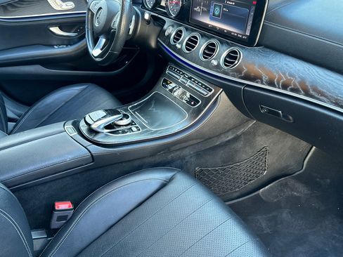 Used 2018 Mercedes-Benz E 300 4MATIC image 15